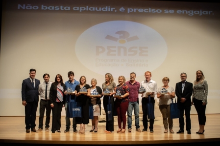 Diplomados premiados no projeto PENSE