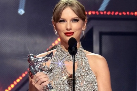 Taylor Swift anuncia novo lbum aps vencer o VMA de vdeo do ano
