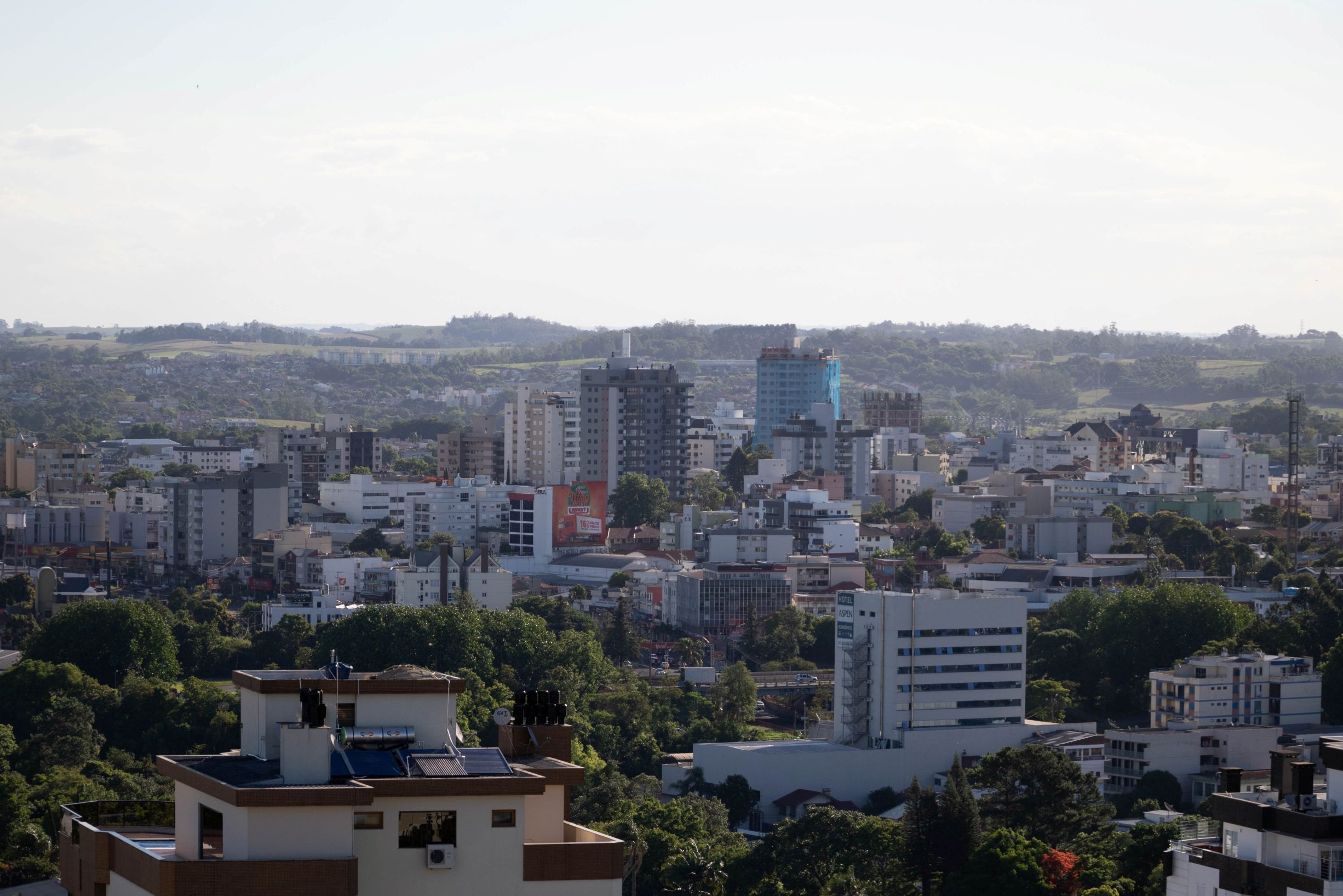 Univates e Prefeitura de Lajeado oficializam parceria para projeto de trabalho social com famílias beneficiadas pelo programa Compra Assistida