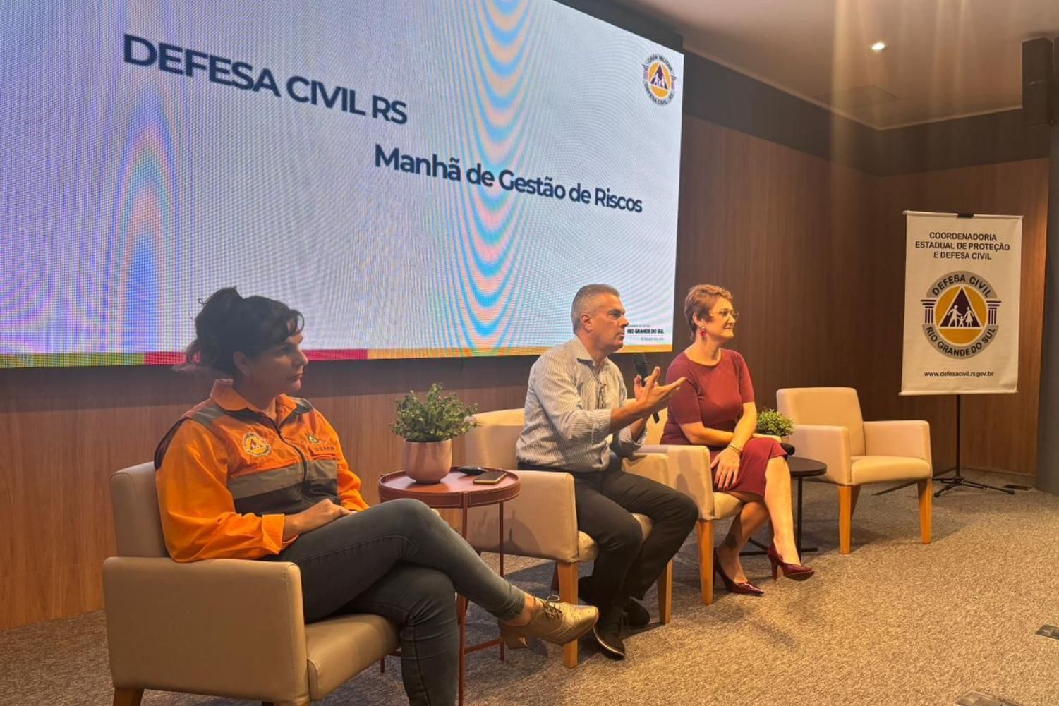 Univates recebe encontro regional sobre gestão de riscos e desastres com participação da Defesa Civil Estadual