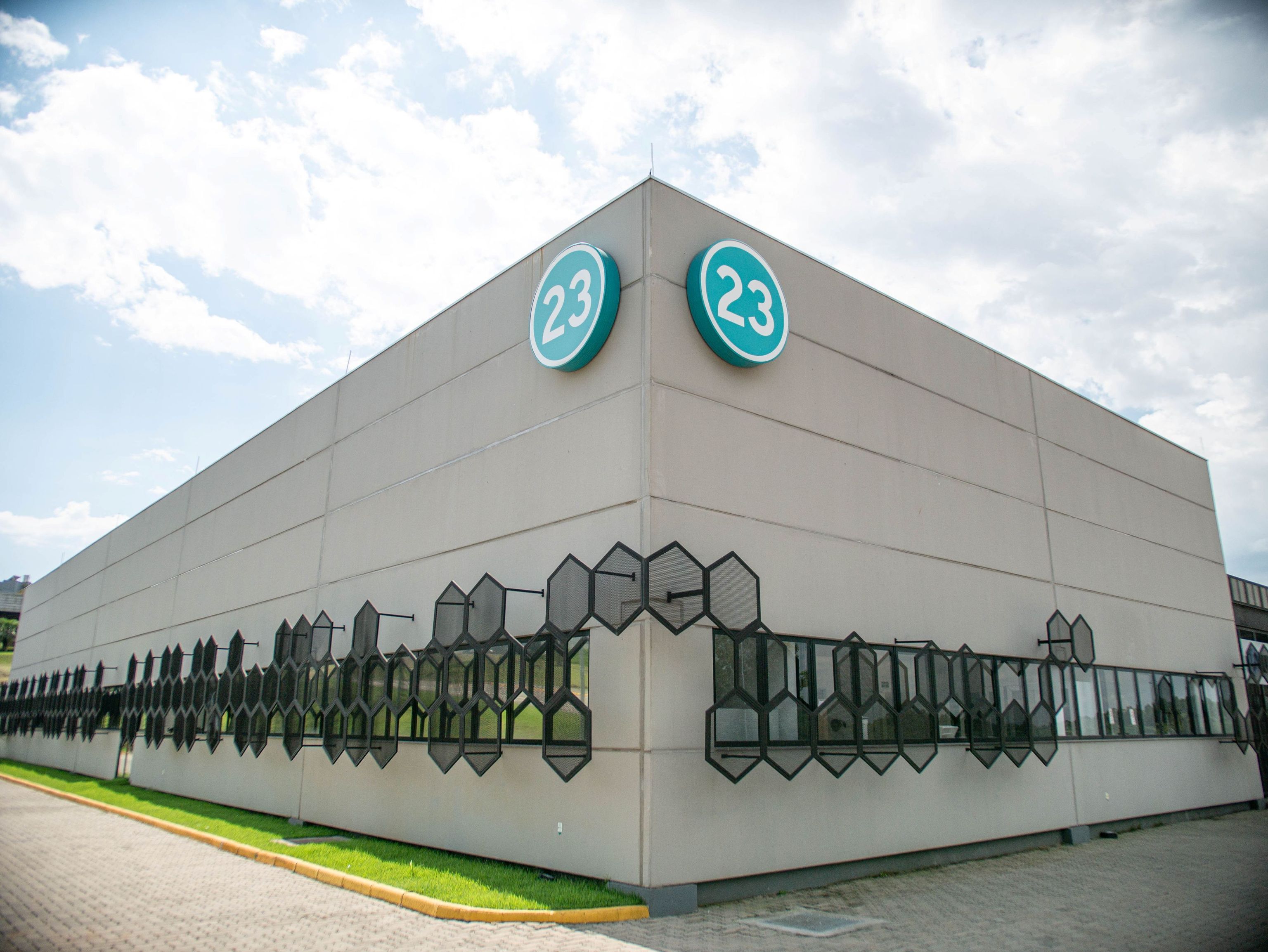 Laboratório do Leite atende em nova estrutura no Unianálises