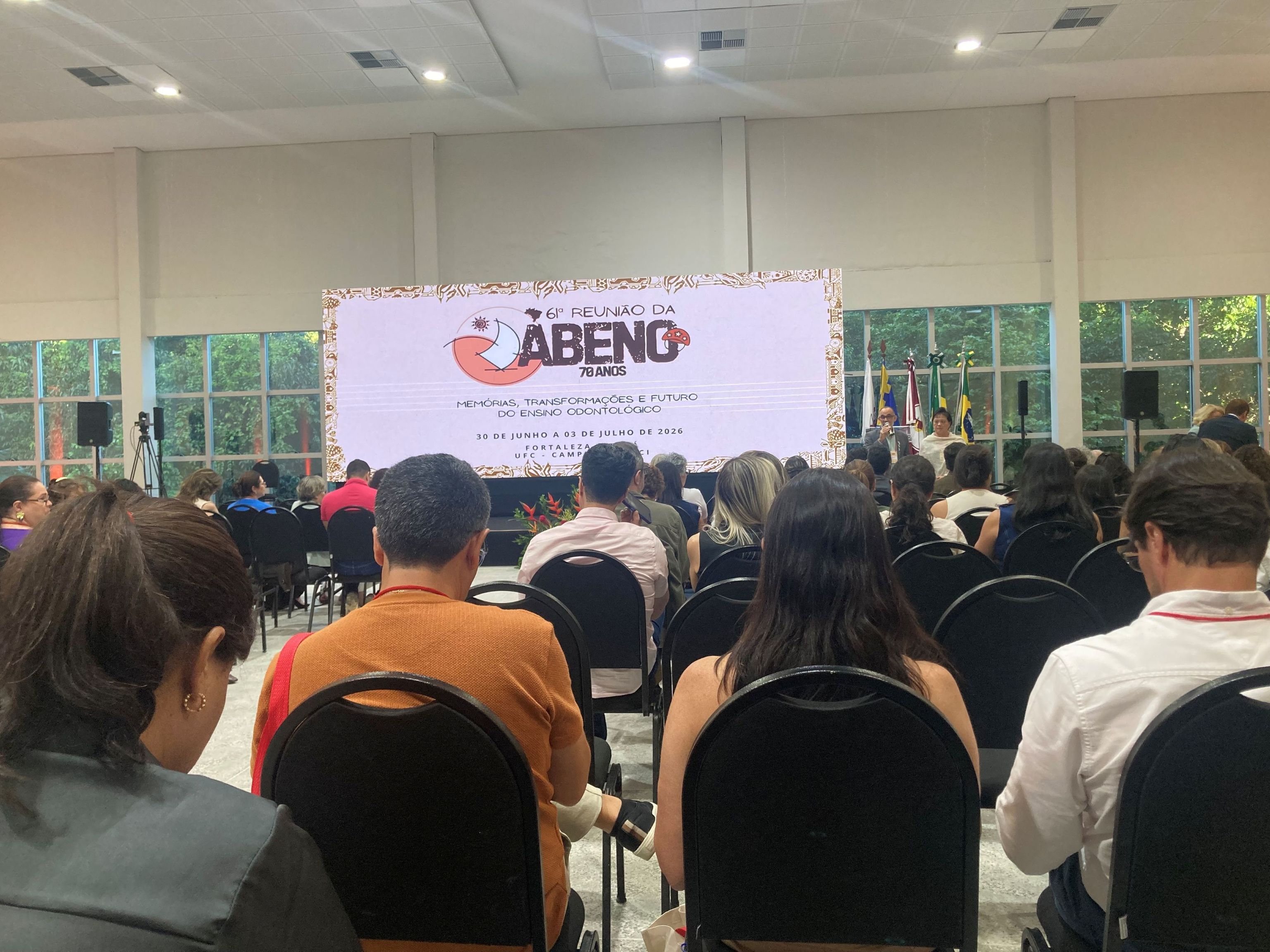 Professores do curso de Odontologia da Univates participam de Reunião Anual da Abeno