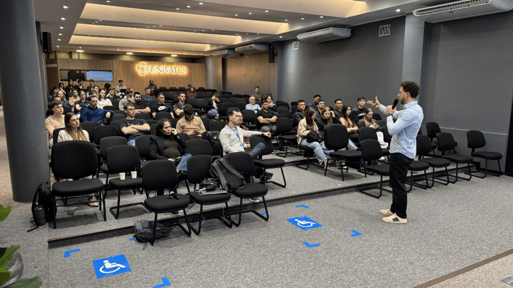Curso de Engenharia Civil realiza aula inaugural com palestras sobre perícias e garantias na construção civil