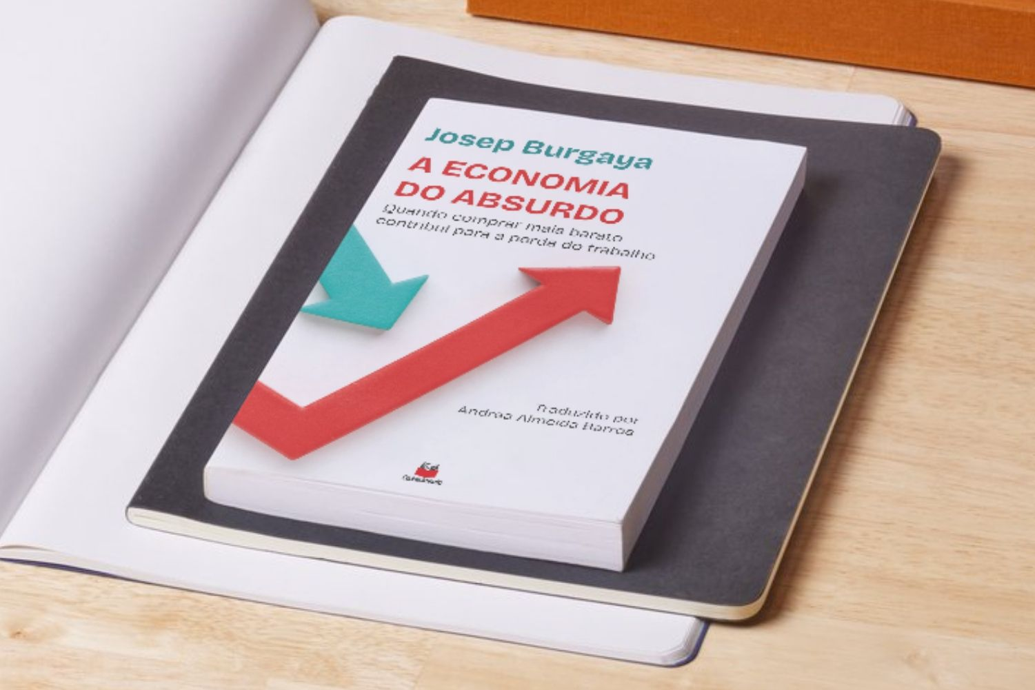 Livro de pesquisador espanhol debate impactos do consumo sobre trabalho e sustentabilidade em lançamento na Univates