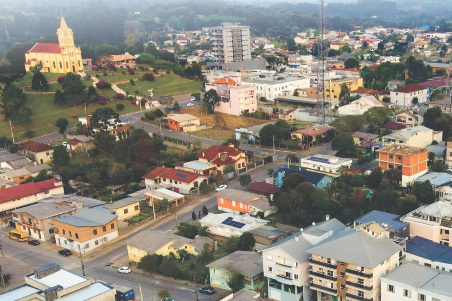 Trabalho de conclusão revela barreiras de acessibilidade em espaços públicos de Arvorezinha e propõe soluções para garantir mobilidade universal