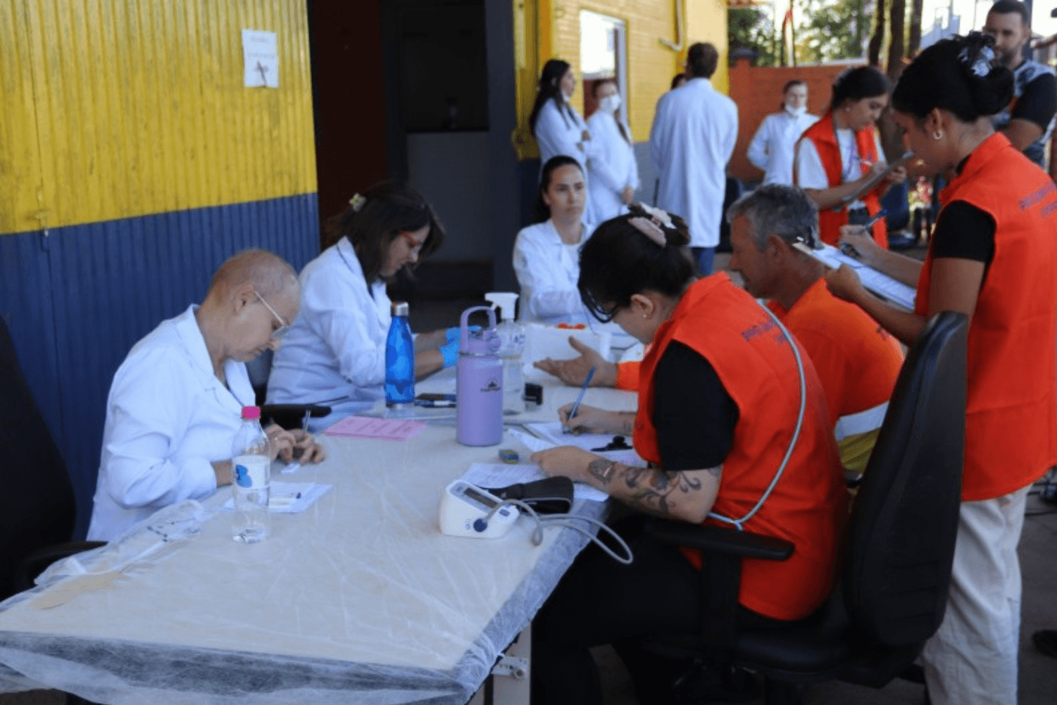 Secretaria da Saúde e parceiros, entre eles a Univates, realizam ação direcionada para caminhoneiros na BR-386, em Lajeado