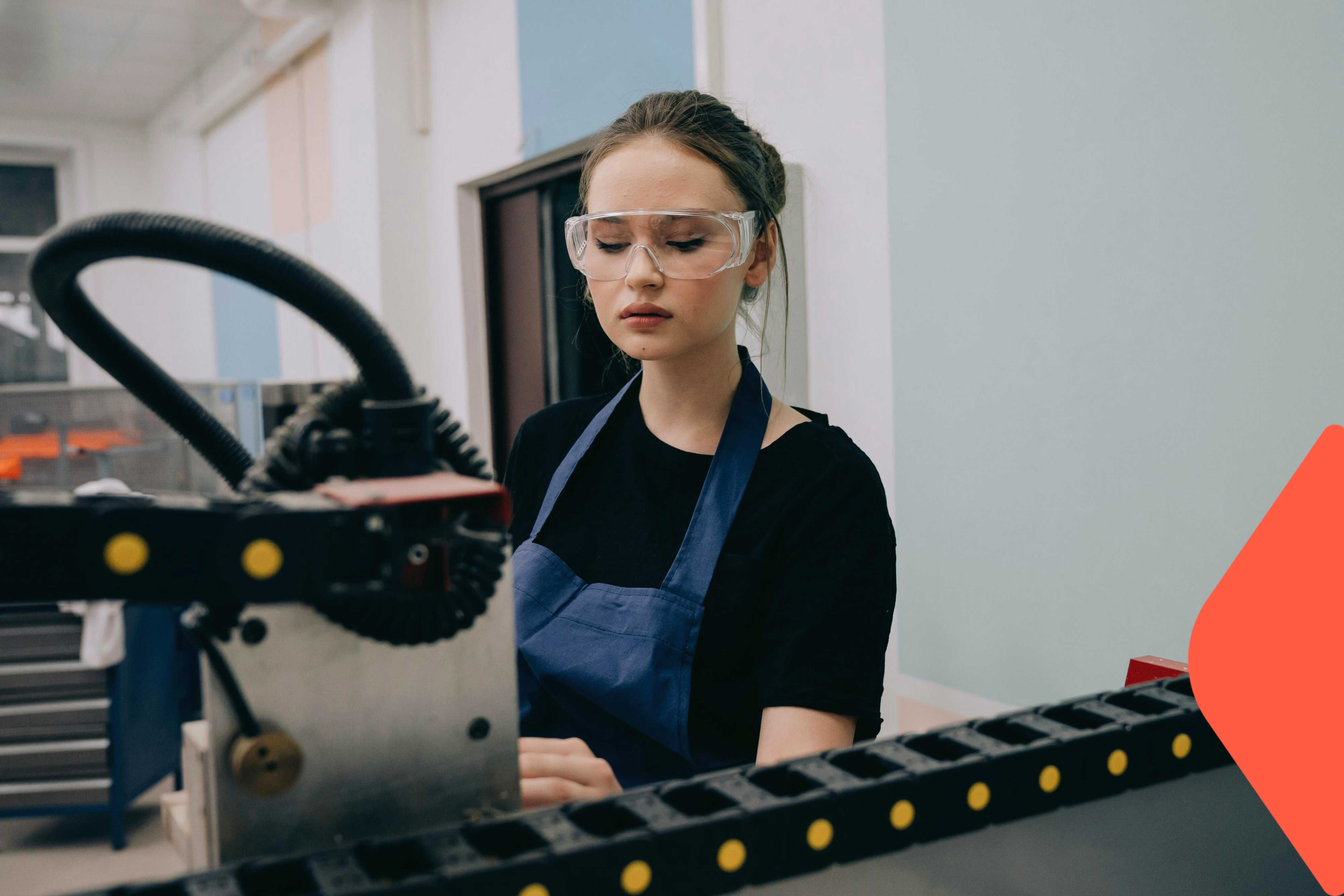 Engenharia de Produção: saiba o que faz o profissional da área.