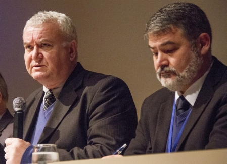 Reitor e vice-reitor so reconduzidos ao cargo por mais quatro anos