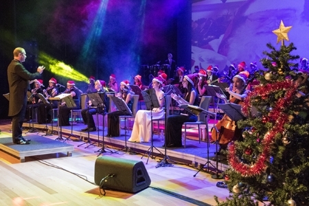 Orquestra Jovem do Sesi leva esprito natalino ao Teatro Univates