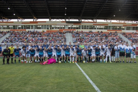 Craques Solid�rios em campo