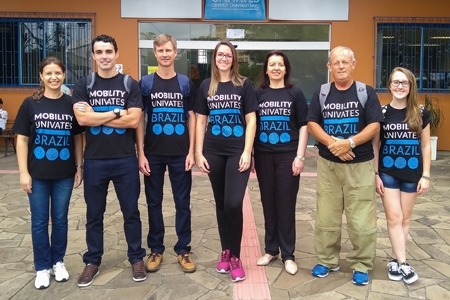 Aprendizado da lngua inglesa leva estudantes para a frica do Sul