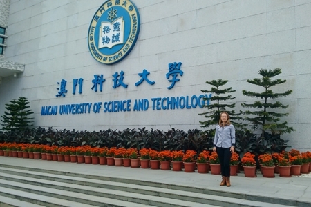 Do outro lado da classe e do mundo