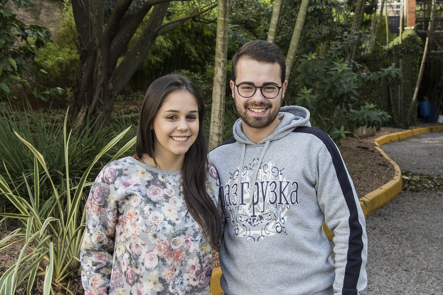 Neste semestre, Kemily auxilia o portugus Bruno Costa, que realiza estgio na TV Univates.