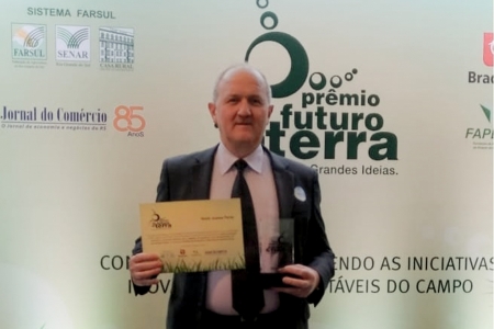Professor da Univates recebe homenagem na 22 edio do prmio O Futuro da Terra