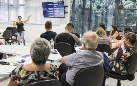 PPGECE e PPGEnsino recebem discentes da Ulbra para Seminrio de Pesquisa
