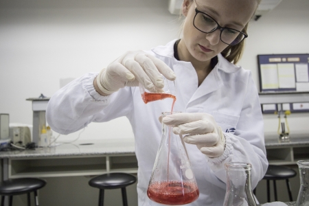 Escola de Vero em Biotecnologia promove aulas e prticas na rea