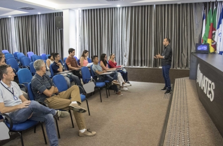 Intercambistas estrangeiros conhecem projeto de internacionalizao da Interact na Univates