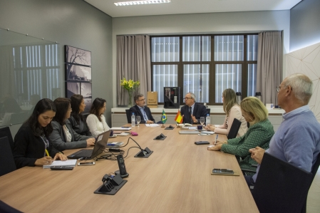 Univates recebe representante de centro tecnolgico de Valncia