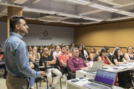 Dissertaes e teses apresentam novos conhecimentos gerados na Universidade