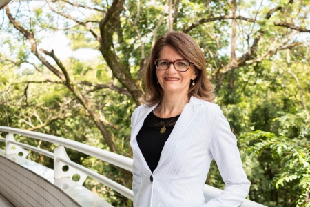 Em tese de doutorado, professora aborda o tema suicdio