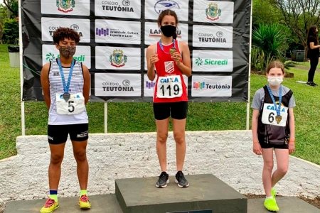 AAVA/Univates/Prefeitura de Lajeado conquista medalhas no campeonato estadual de atletismo sub 14