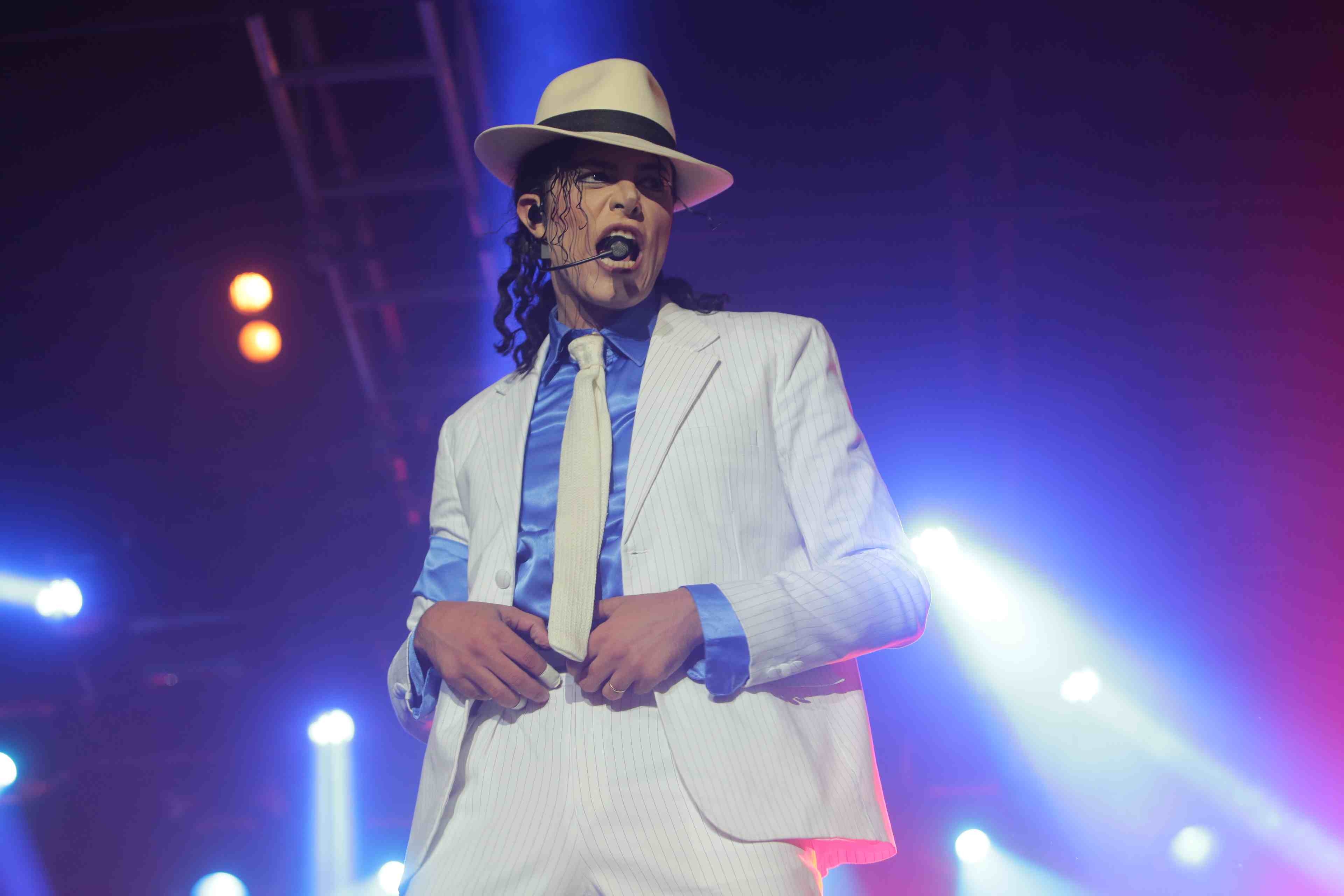 Trabalho de Teaser é considerado o maior tributo a Michael Jackson do mundo
