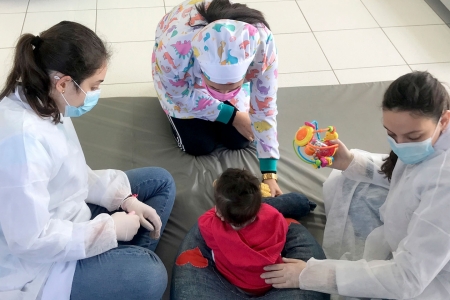 Clnica-Escola de Fisioterapia da Univates seleciona novos bebs para programa de estimulao precoce