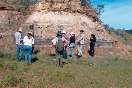 J pensou em integrar uma expedio cientfica e coletar fsseis de 300 milhes de anos? Univates organiza imerses voltadas a escolas