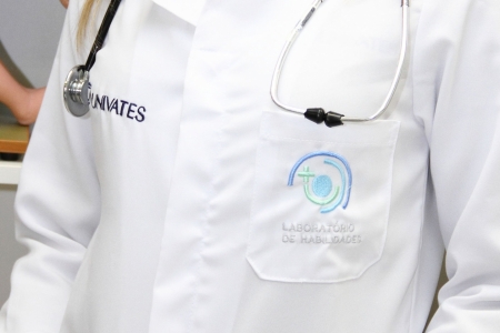 Cerimnia do Jaleco marca ingresso dos novos estudantes de Medicina no curso