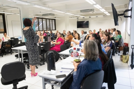 Equipes do Alfabeletrando de Lajeado e de Garibaldi realizam formao na Univates
