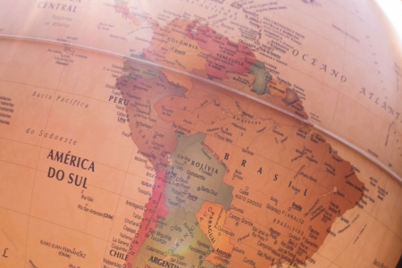 Estudante recebe dupla diplomao, pela Univates e pela instituio colombiana Uniminuto