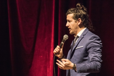 Show com Afonso Padilha no Teatro Univates tem data suspensa