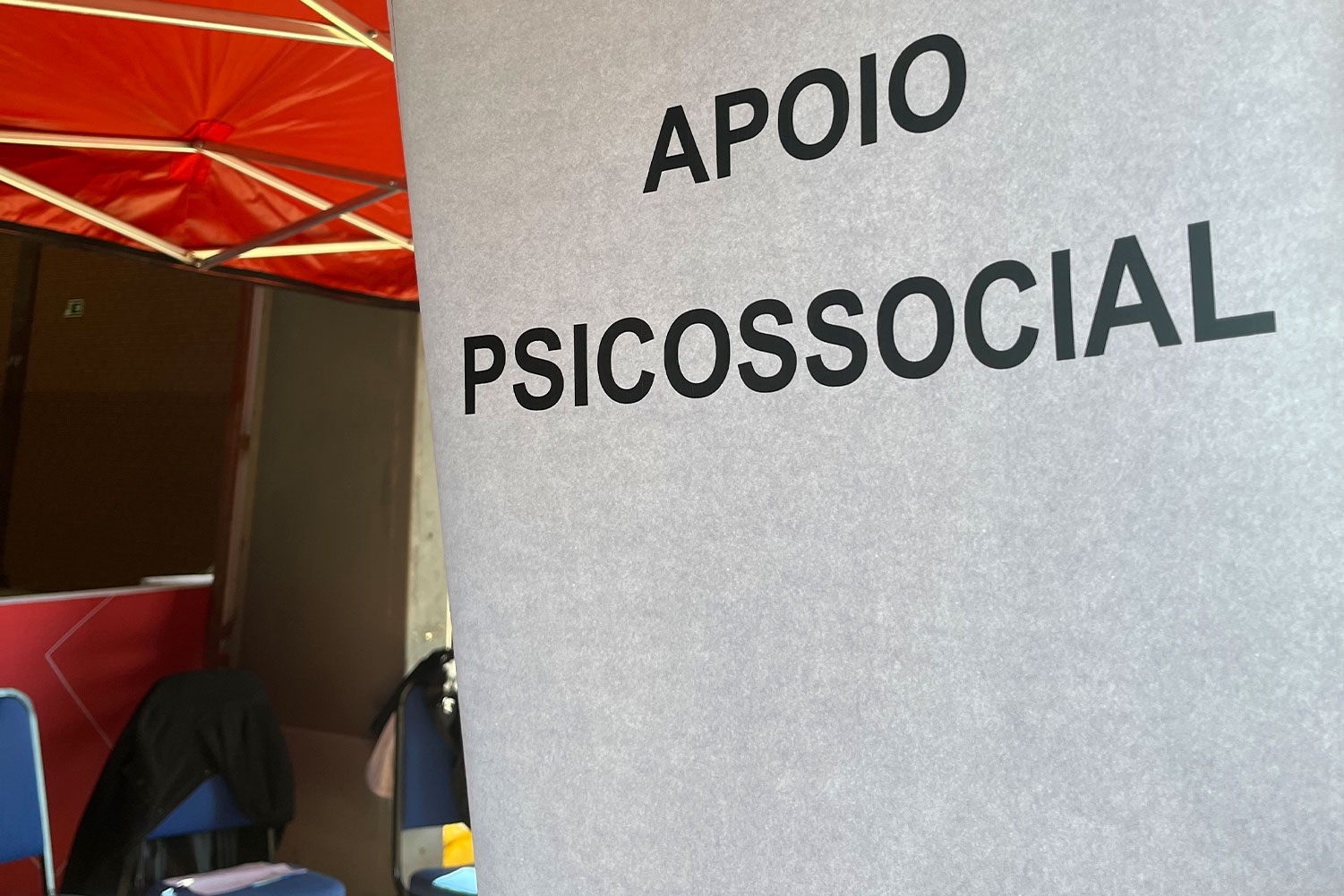 Estrutura montada emergencialmente logo após a cheia
