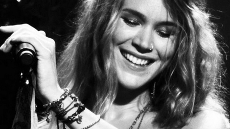 Joss Stone mergulha em reggae e world music com novo disco 