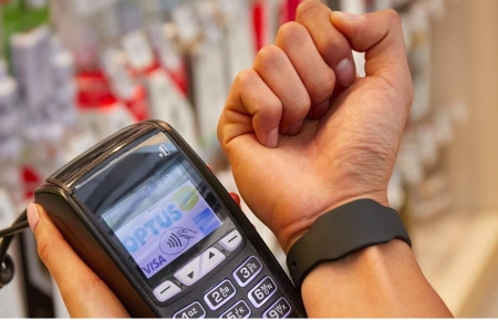 Empresa australiana cria pulseira que funciona como cartão de débito 