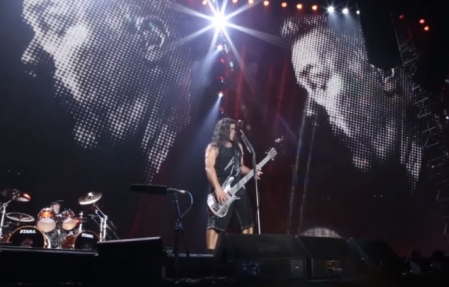 Metallica lana vdeo ao vivo de Sad But True com cenas dos bastidores
