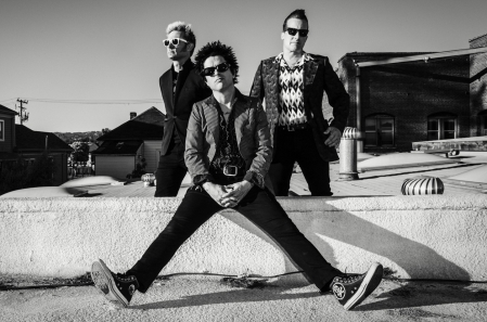 Com cara de filme biogrfico, Green Day lana clipe para Still Breathing