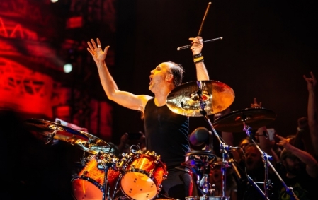 Novo disco do Metallica chega ao topo das paradas em 57 países