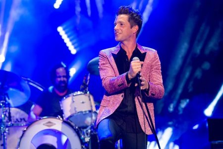 The Killers apresenta indita The Calling ao lado de Woody Harrelson