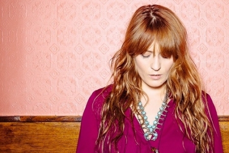 Florence and The Machine anuncia disco e mostra faixa indita