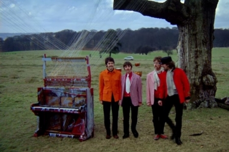 Assista ao clipe Strawberry Fields Forever, dos Beatles, em alta qualidade