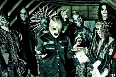 Clown comenta sucesso da nova fase do Slipknot: nunca me diverti tanto