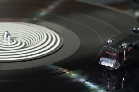 Vendas de Discos de Vinil devem superar CDs pela primeira vez em 33 anos