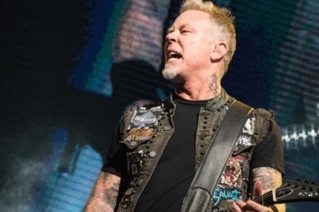 James Hetfield volta para a reabilitao e Metallica cancela shows
