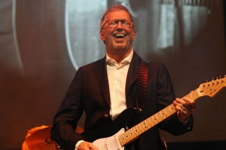 Eric Clapton leiloa guitarras raras para levantar fundos para caridade