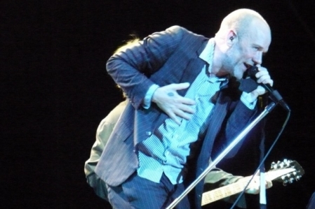 Michael Stipe (R.E.M.) anuncia lanamento de seu primeiro single solo