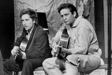 Bob Dylan lana verso indita de parceria com Johnny Cash