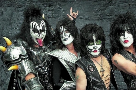 Kiss confirma nova data de show em Porto Alegre para 2022