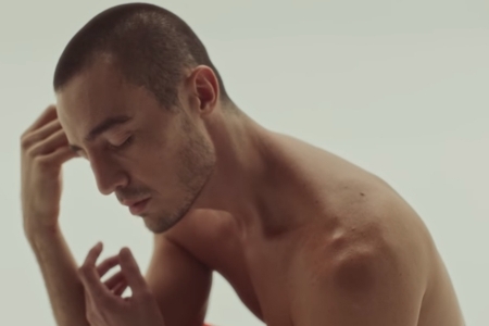 Tiago Iorc ressurge com novo single 'Masculinidade'