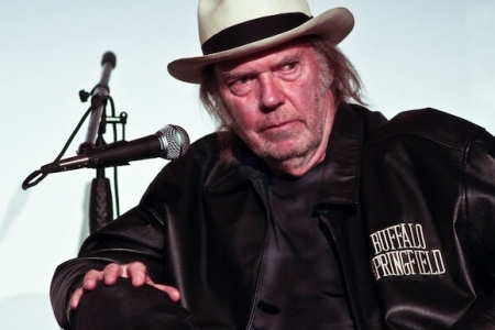 Neil Young ir lanar msicas de 1987 que no se lembra de ter gravado